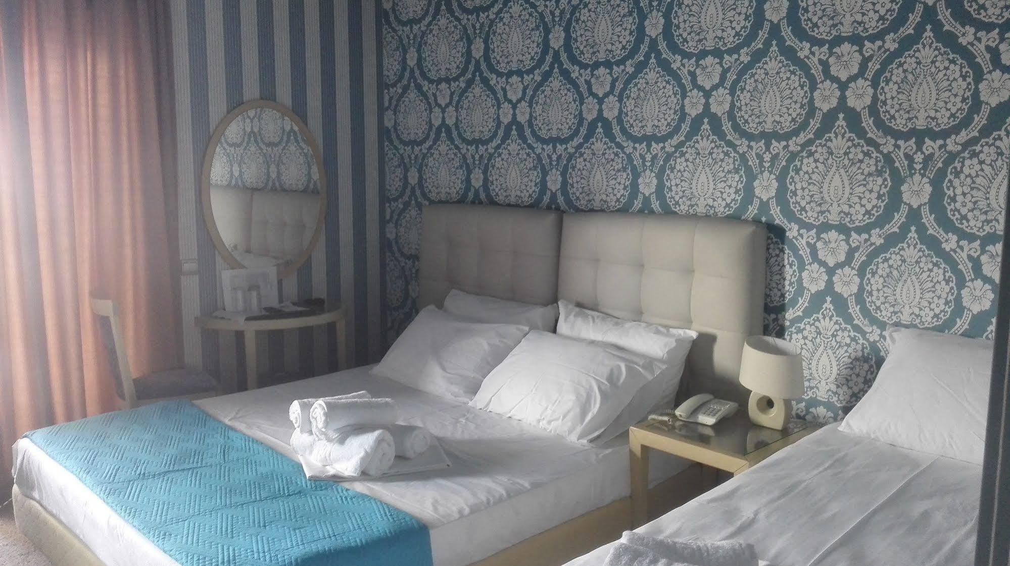 Otel Feevos Pire
