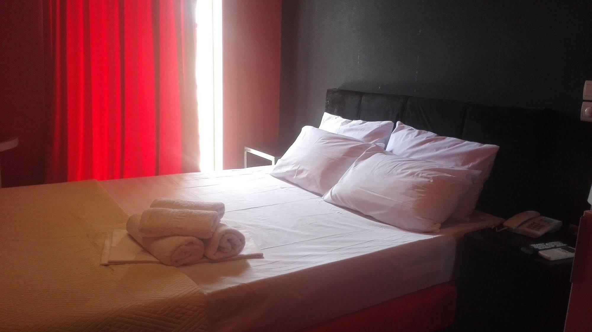 Otel Feevos 2*